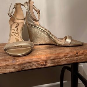 Sam Edelman Gold wedge sandals size 8.5